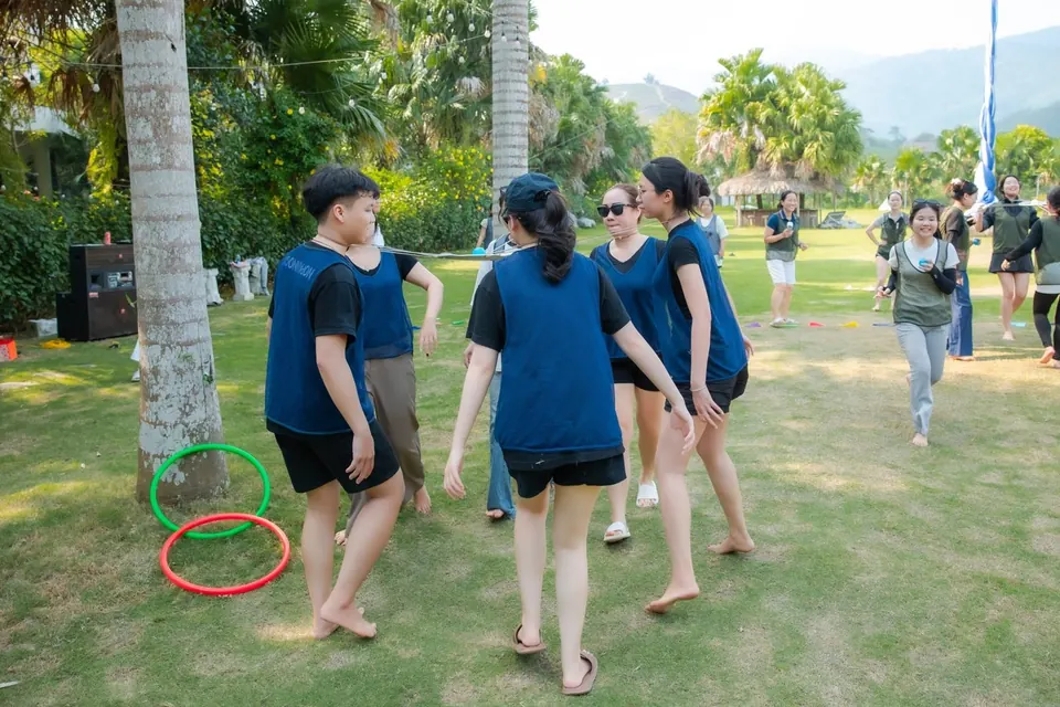 Trò chơi vòng ngoài trời