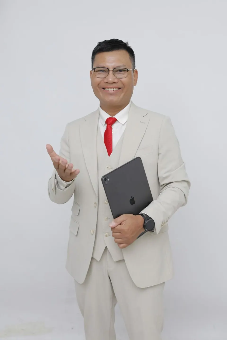 Lê Minh Tuấn, Tuấn Thầy Thuốc